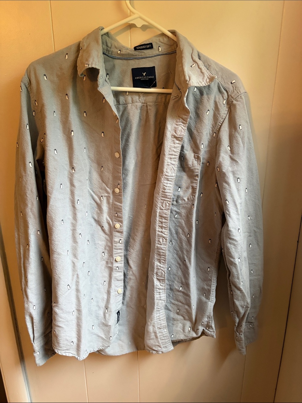 American Eagle Outfitters Light Gray Button-Down Shirt with Penguin Motif